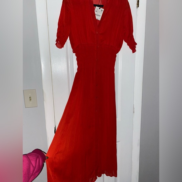 Super cute modest bold red dress from Zara BRAND NEW never worn before - Picture 8 of 8